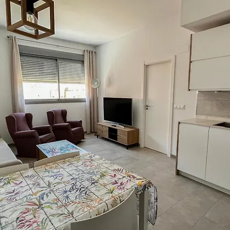 Neptuno & Parking By Cadiz4rentals * Cadiz